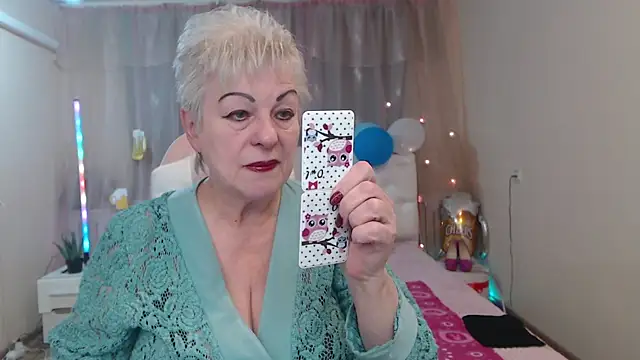 KayleSmoll online show from 8, 10, 2025