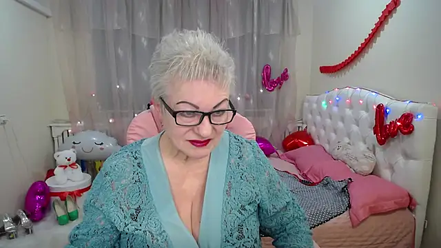 KayleSmoll online show from 7, 3, 2025