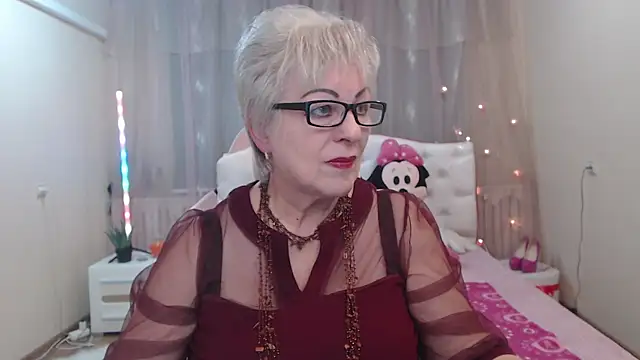 KayleSmoll online show from 12, 9, 2025