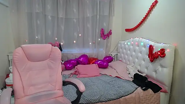 KayleSmoll online show from 13, 3, 2025