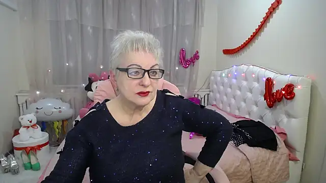 KayleSmoll online show from 11, 3, 2025