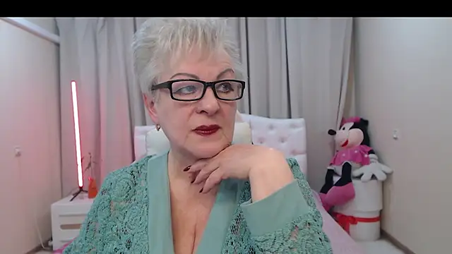 KayleSmoll online show from 17, 4, 2026