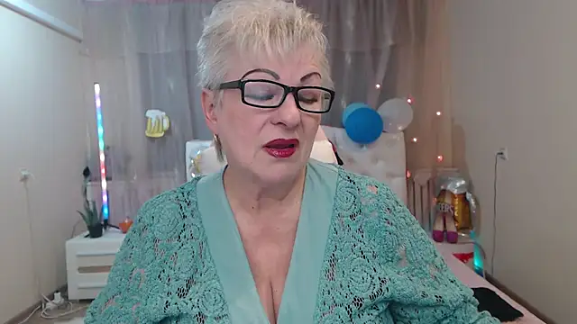 KayleSmoll online show from 7, 10, 2025