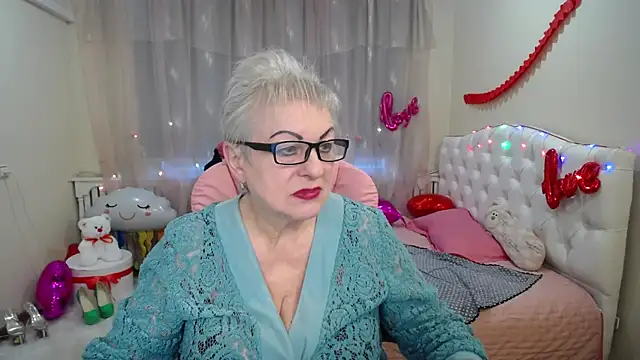 KayleSmoll online show from 8, 3, 2025