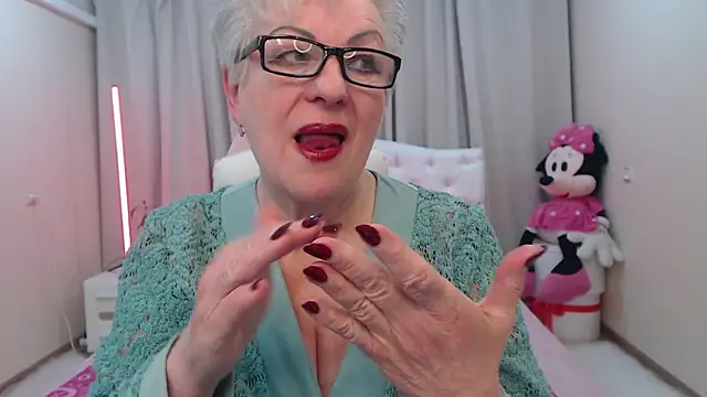 Snapshot of KayleSmoll chatting on 28, 4, 2026 KayleSmoll online show from 28, 4, 2026