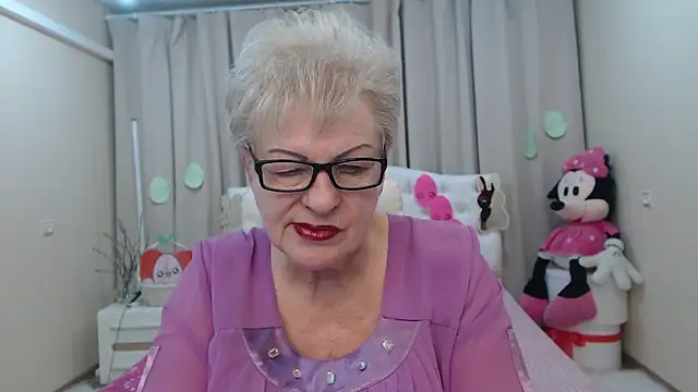 KayleSmoll online show from 4, 4, 2026