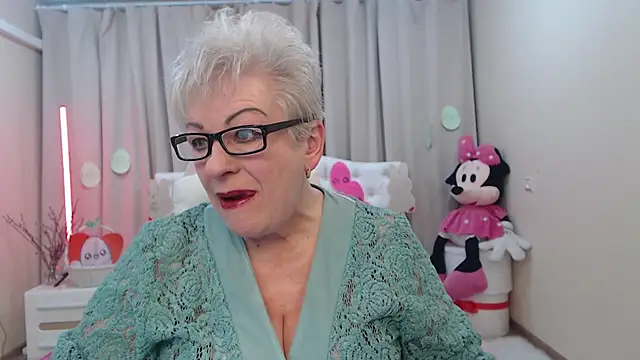 KayleSmoll online show from 11, 4, 2026