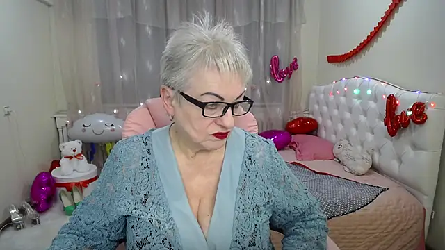 KayleSmoll online show from 2, 3, 2025