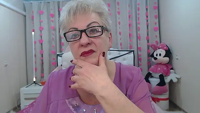 KayleSmoll online show from 7, 2, 2026