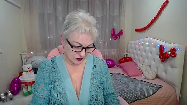 KayleSmoll online show from 5, 3, 2025