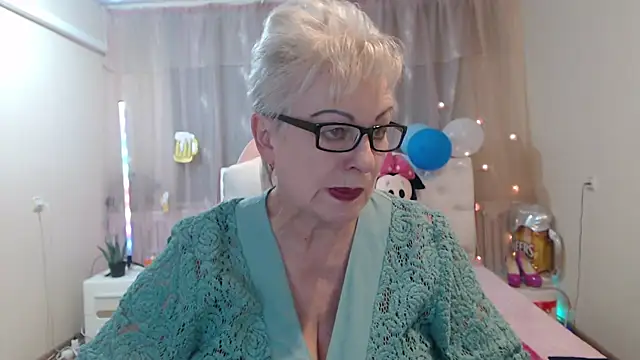 KayleSmoll online show from 2, 10, 2025