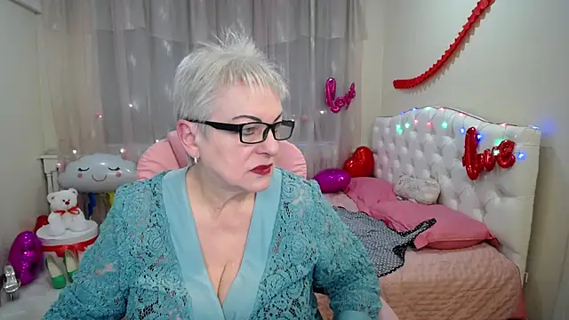 KayleSmoll online show from 26, 2, 2025