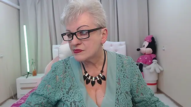 Snapshot of KayleSmoll chatting on 12, 5, 2026 KayleSmoll online show from 12, 5, 2026