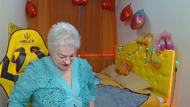 KayleSmoll online show from 22, 3, 2025