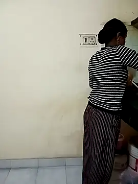 Very-Hot-Couple online show from 24, 2, 2025