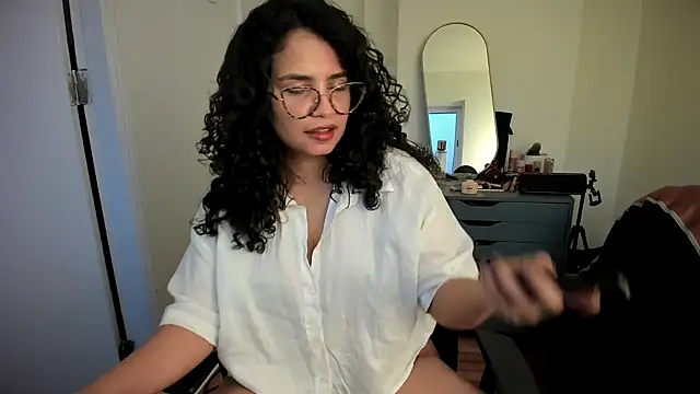 cinnamon rosa online show from 26, 2, 2025