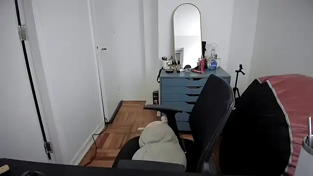 cinnamon rosa online show from 5, 3, 2025