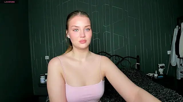 DeniRicchii online show from 3, 12, 2025