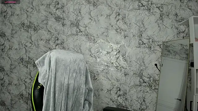 DeniRicchii online show from 4, 4, 2026