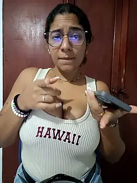 Snapshot of Sofythom1 chatting on 17, 1, 2026 Sofythom1 online show from 17, 1, 2026