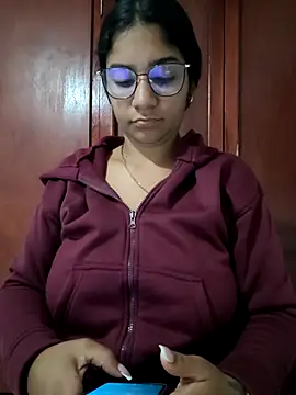 Snapshot of Sofythom1 chatting on 4, 2, 2026 Sofythom1 online show from 4, 2, 2026