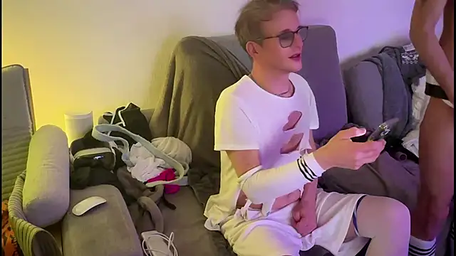 Snapshot of swissMen_DE chatting on 5, 12, 2025 swissMen DE online show from 5, 12, 2025