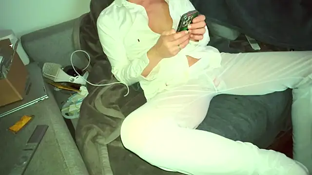 Snapshot of swissMen_DE chatting on 5, 11, 2025 swissMen DE online show from 5, 11, 2025