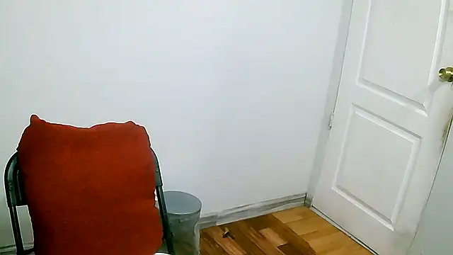 leona- online show from 15, 10, 2025