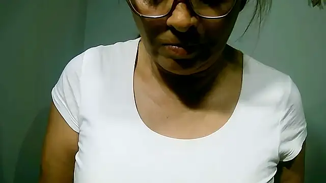 leona- online show from 17, 9, 2025