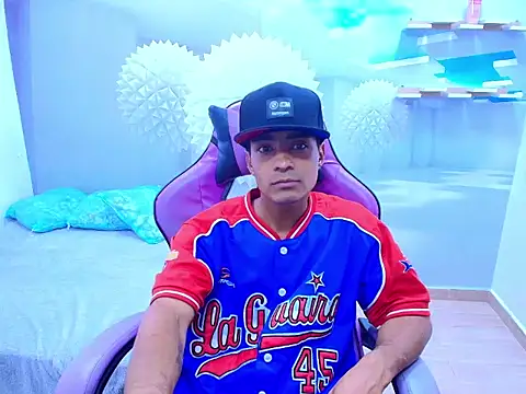 Aaron-00 online show from 15, 1, 2026