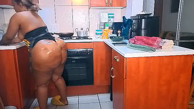 GiantBootyMilf online show from 23, 9, 2025