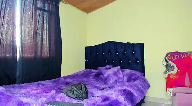 scarlet tommy online show from 15, 3, 2025