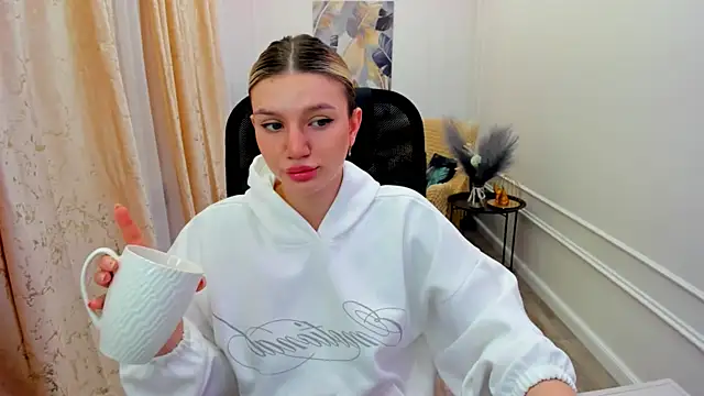 SelenaeMoore online show from 1, 7, 2026