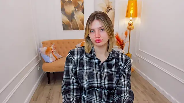 SelenaeMoore online show from 4, 4, 2026