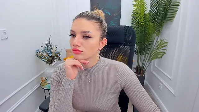 SelenaeMoore online show from 15, 1, 2026