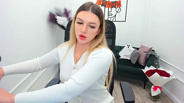 SelenaeMoore online show from 25, 10, 2025