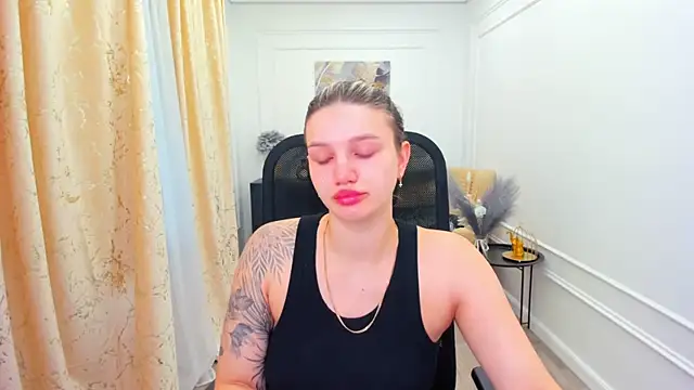 SelenaeMoore online show from 8, 7, 2026