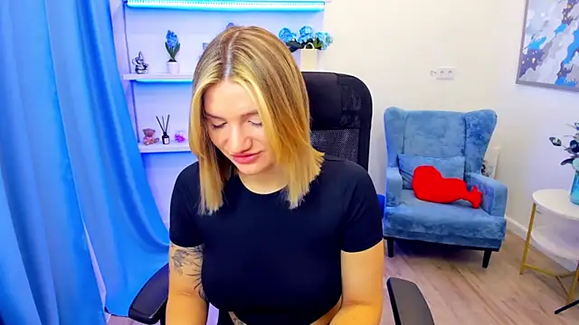 SelenaeMoore online show from 2, 5, 2026