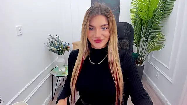 SelenaeMoore online show from 13, 9, 2025