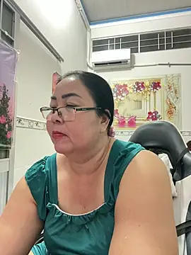 Snapshot of NDith chatting on 8, 7, 2026 NDith online show from 8, 7, 2026