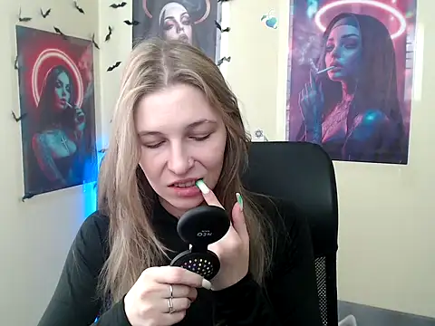 StrangerGi online show from 30, 4, 2026