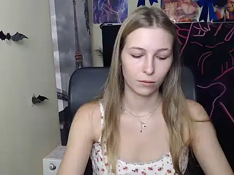 StrangerGi online show from 18, 7, 2026