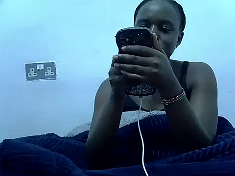 Snapshot of dirtyshowgirl chatting on 29, 4, 2026 dirtyshowgirl online show from 29, 4, 2026