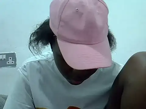 Snapshot of dirtyshowgirl chatting on 12, 5, 2026 dirtyshowgirl online show from 12, 5, 2026