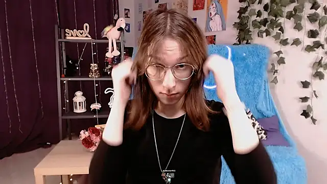 Hermione Reid online show from 25, 1, 2025