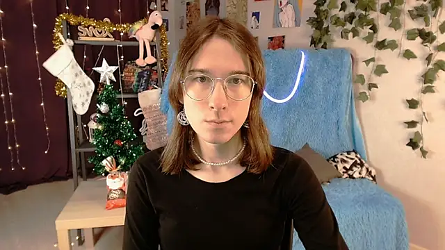 Hermione Reid online show from 5, 1, 2025