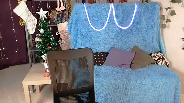 Hermione Reid online show from 4, 1, 2025