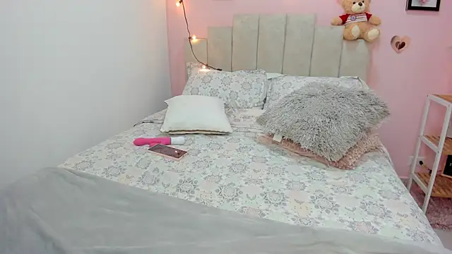 emilyharrix online show from 28, 11, 2025