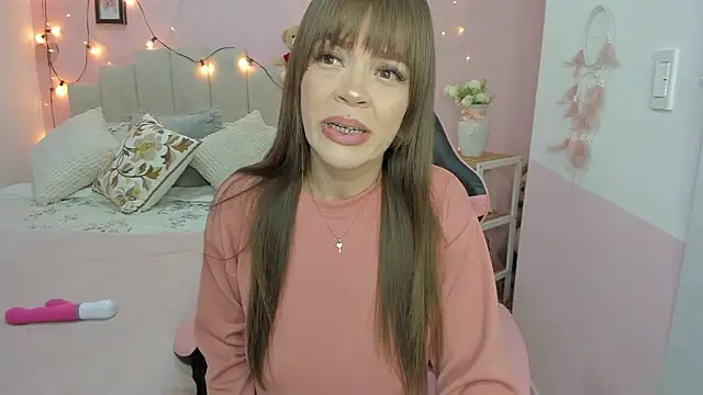 Snapshot of emilyharrix chatting on 3, 3, 2026 emilyharrix online show from 3, 3, 2026