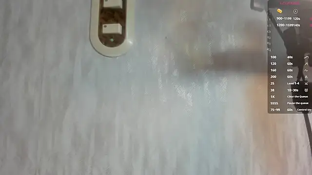 MelanieRioss online show from 8, 10, 2025